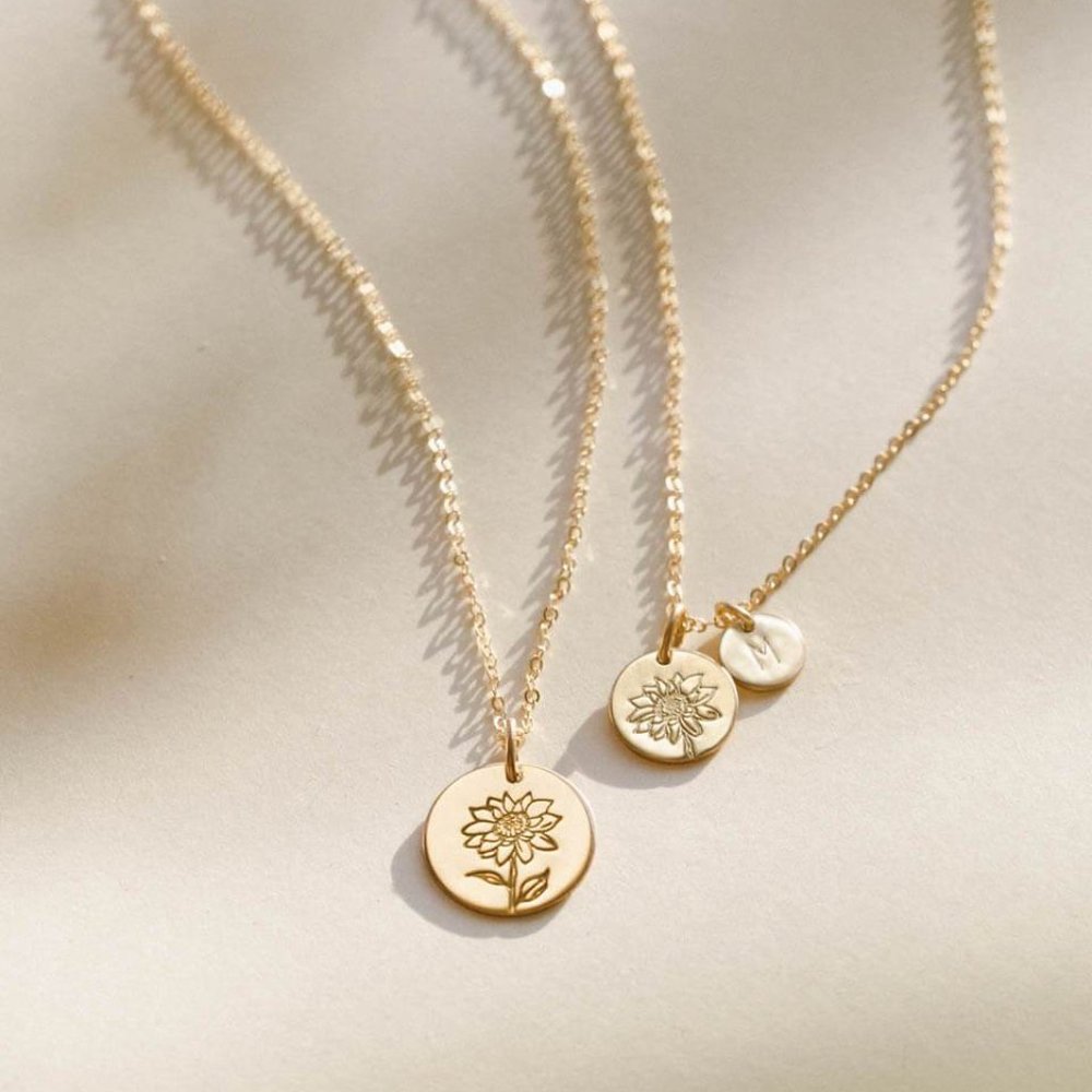 Sunflower Engraved Cute Floral Minimalist Necklace - Picture 9 of 16